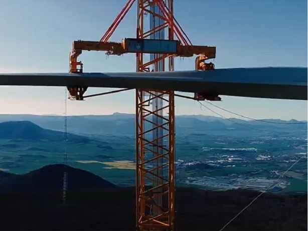 Instalación y mantenimiento de turbinas eólicas con baterías GAZ de forma segura y fiable