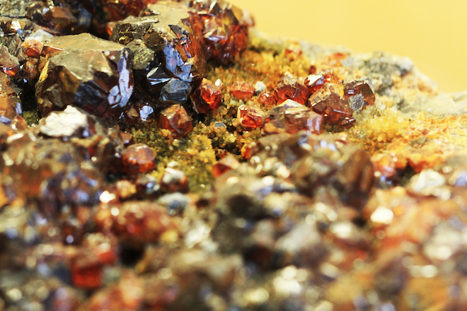 Sphalerite ore containing Cadmium